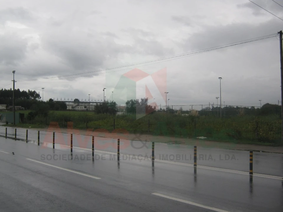Terreno para Arrendamento em Castêlo da Maia Foto 3