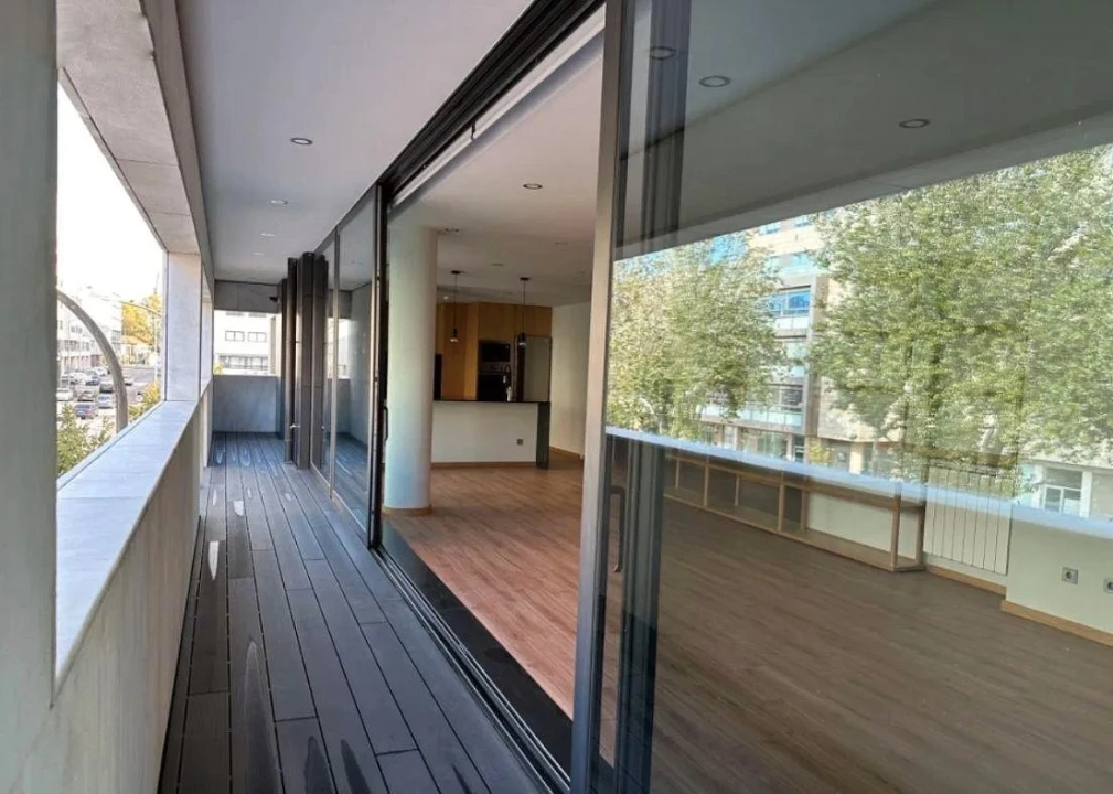 Apartamento T3 para Venda em Cedofeita, Santo Ildefonso, Sé, Miragaia, São Nicolau e Vitória Foto 3