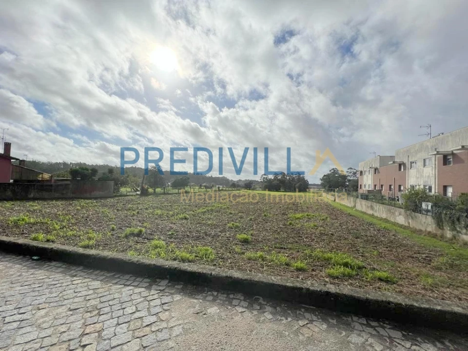 Terreno para Venda em Vilar e Mosteiró Foto 3