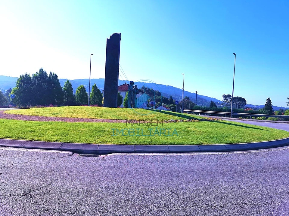 Terreno para Venda em Areias, Sequeirô, Lama e Palmeira Foto 1