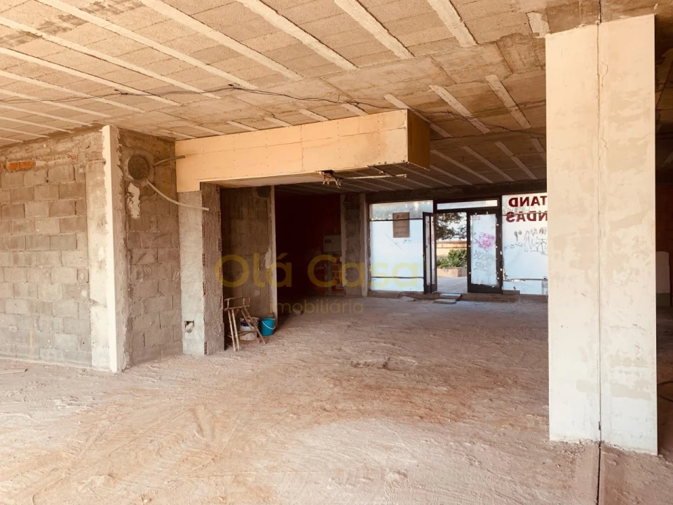 Loja para Arrendamento em Mafamude e Vilar do Paraíso Foto 2