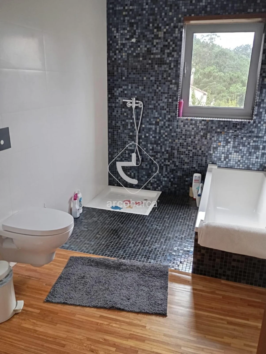 Moradia T4 para Venda em Reboreda e Nogueira Foto 36