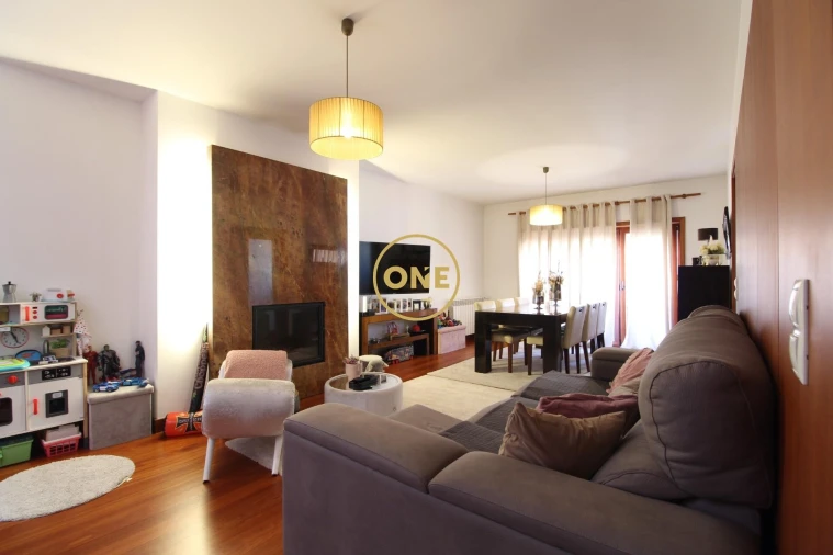 Moradia T4 para Venda em Vila Nova de Famalicão e Calendário Foto 4