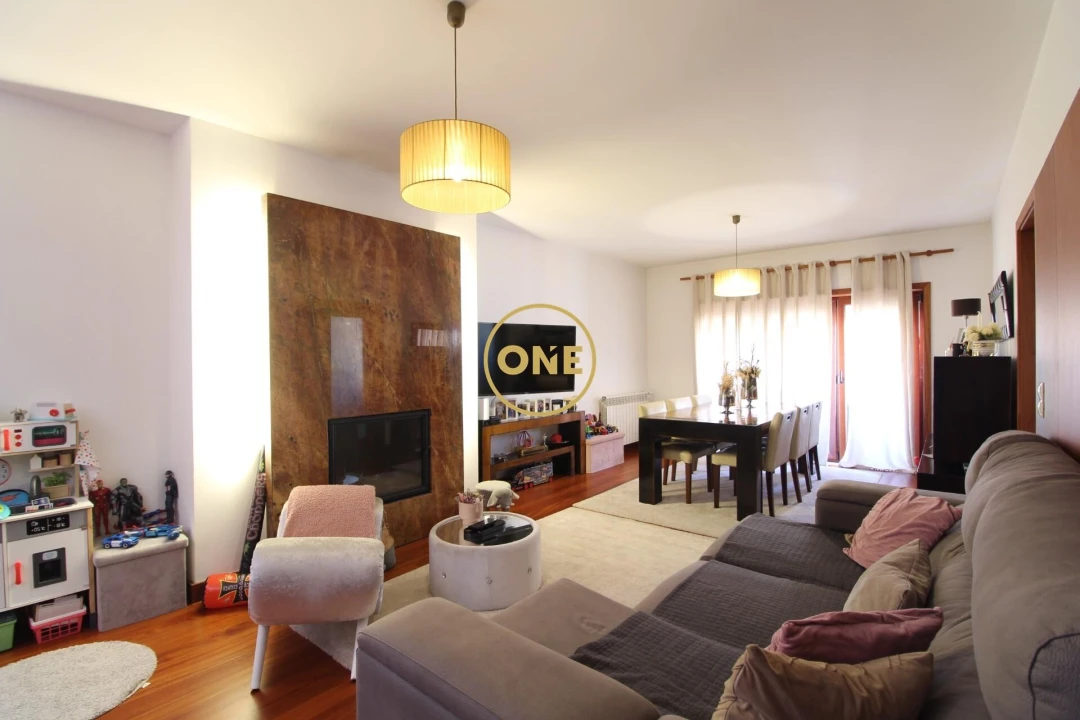 Moradia T4 para Venda em Vila Nova de Famalicão e Calendário Foto 3