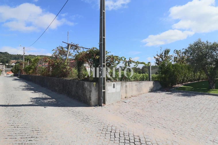 Moradia T2 para Venda em Abação e Gémeos Foto 7