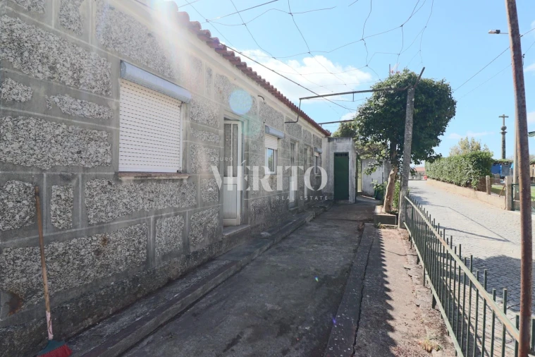 Moradia T2 para Venda em Abação e Gémeos Foto 25