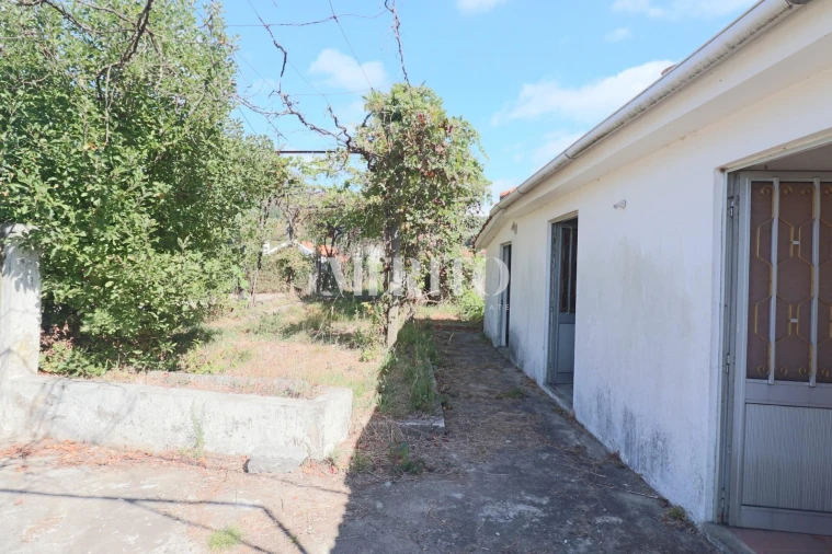 Moradia T2 para Venda em Abação e Gémeos Foto 16