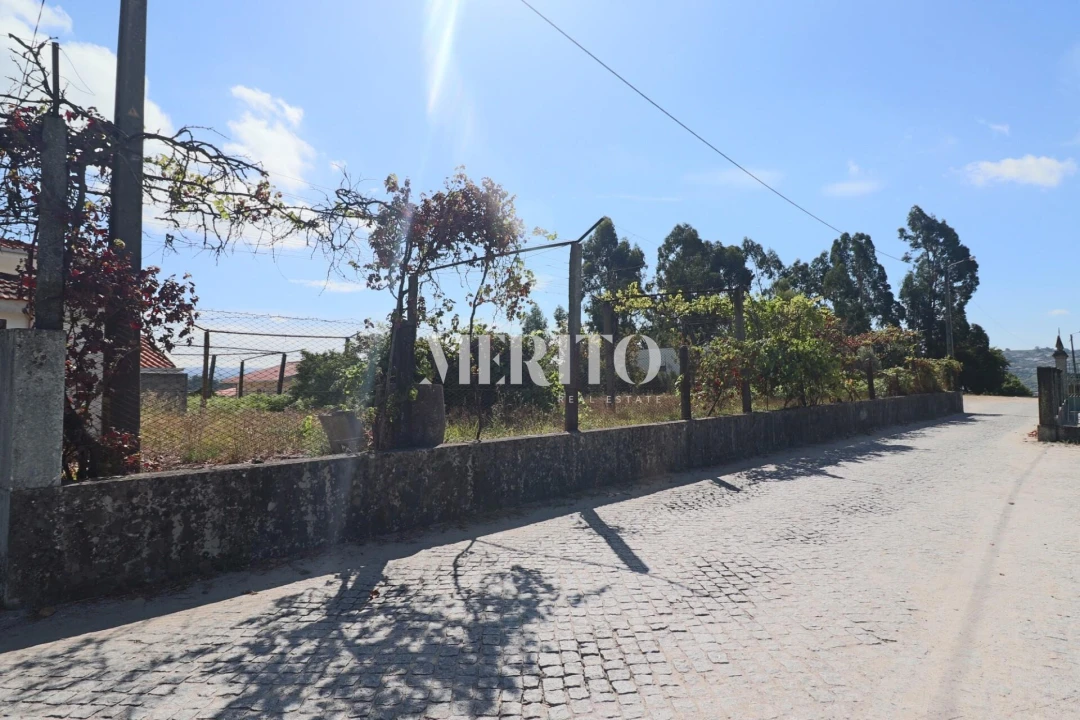 Moradia T2 para Venda em Abação e Gémeos Foto 5