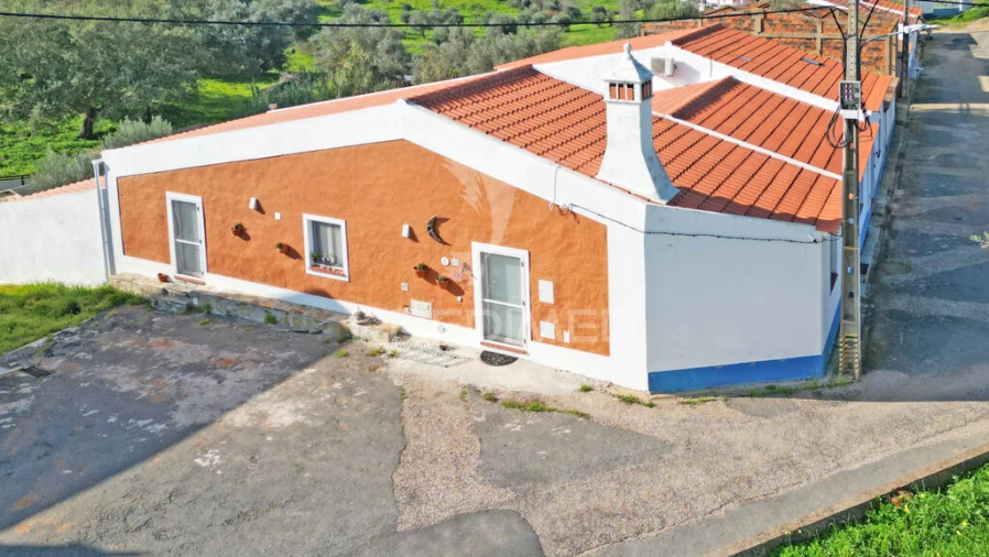 Moradia T3 para Venda em Vale de Santiago