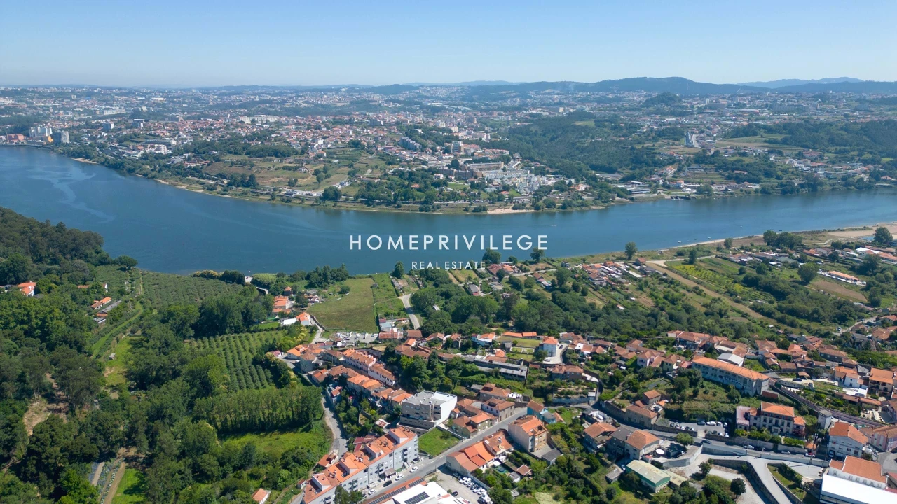 Terreno para Venda em Vilar de Andorinho Foto 3