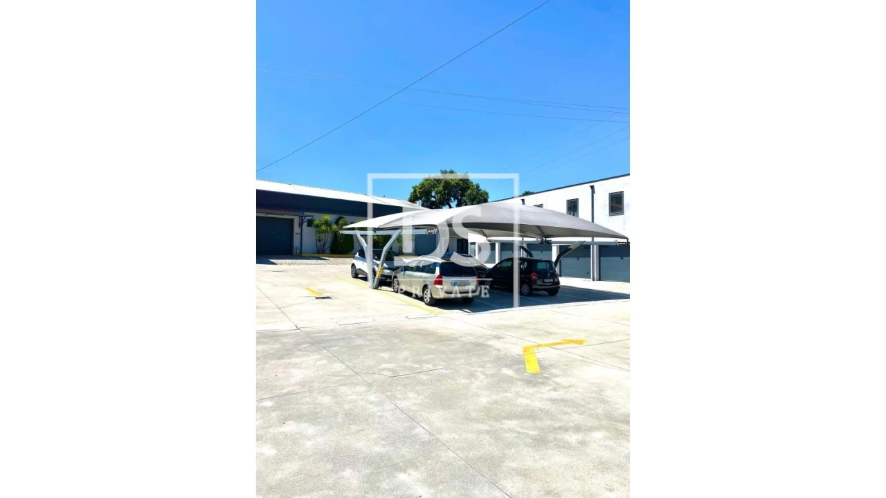 Armazém para Venda em Rio Tinto Foto 1