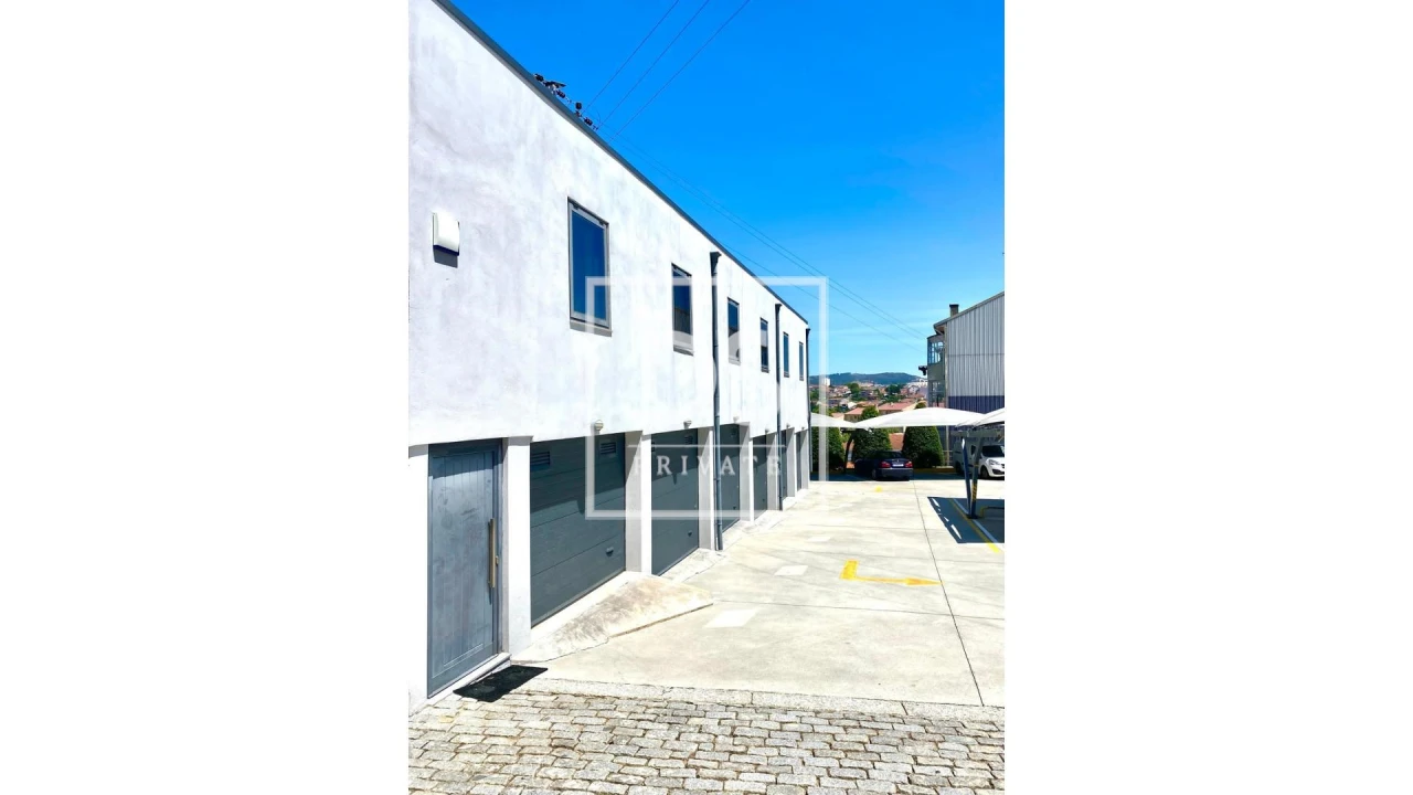 Armazém para Venda em Rio Tinto Foto 3