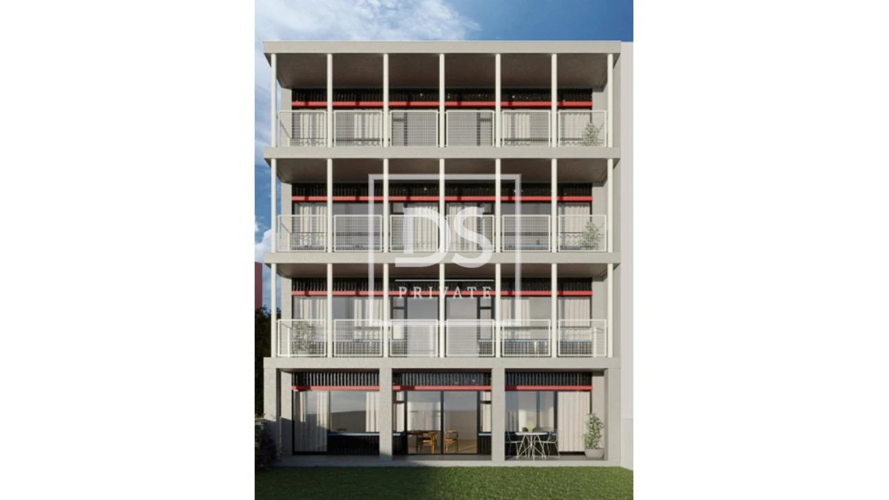 Apartamento T4 para Venda em Aldoar, Foz do Douro e Nevogilde Foto 1