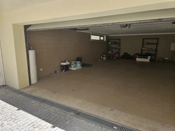 Moradia T5 para Venda em Gulpilhares e Valadares
