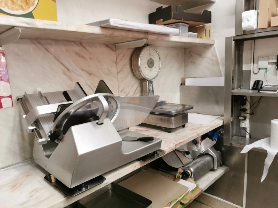 Loja para ced. p. contratual em Avenidas Novas Foto 21