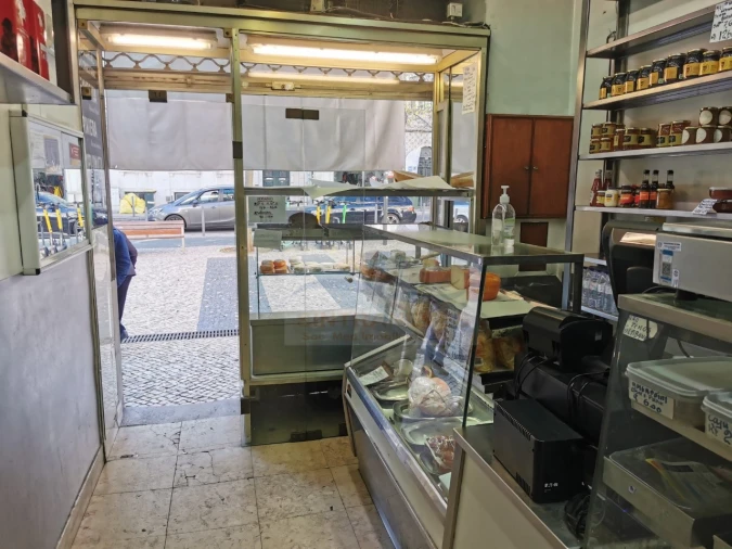 Loja para ced. p. contratual em Avenidas Novas Foto 13