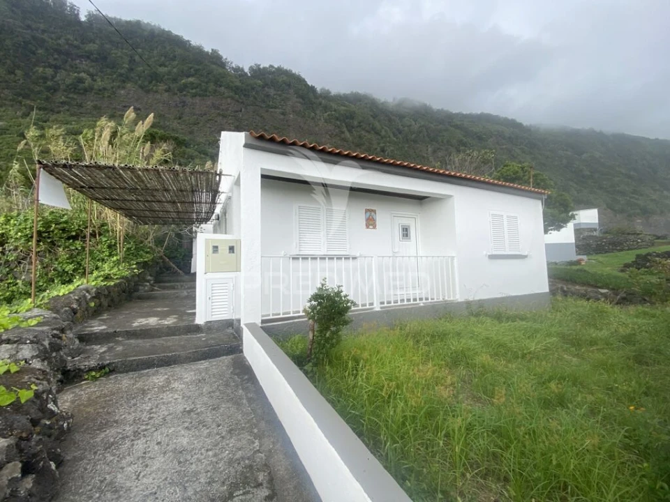 Moradia T2 para Venda em Manadas (Santa Barbara) Foto 1