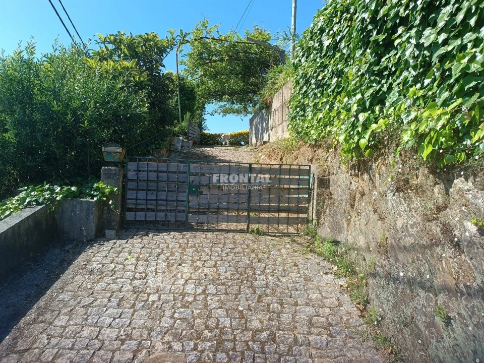 Moradia T4 para Venda em Foz do Sousa e Covelo Foto 2