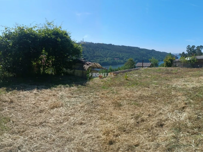 Moradia T4 para Venda em Foz do Sousa e Covelo Foto 16