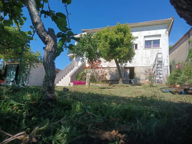 Moradia T4 para Venda em Foz do Sousa e Covelo Foto 1