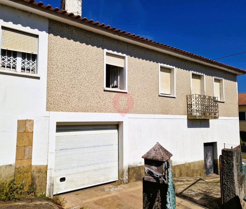 Moradia T4 para Venda em Bela Foto 1