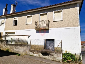 Moradia T4 para Venda em Bela