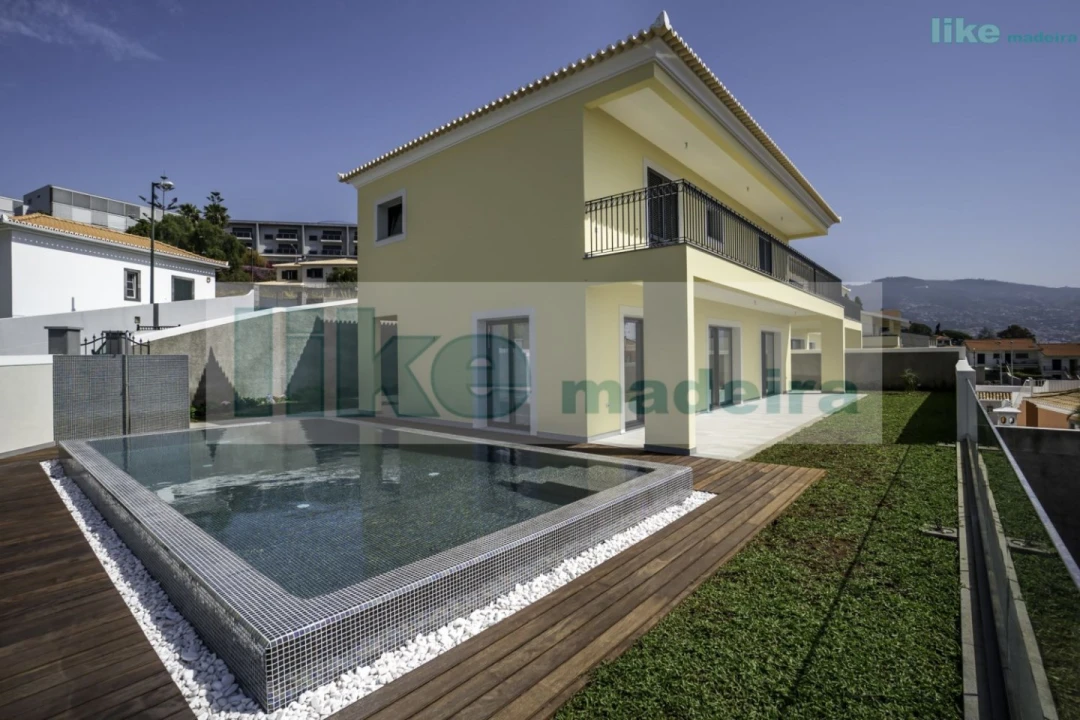 Moradia T3 para Venda em São Martinho Foto 1