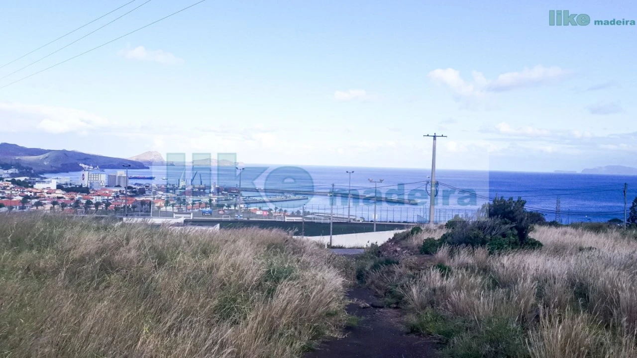 Terreno para Venda em Caniçal Foto 1