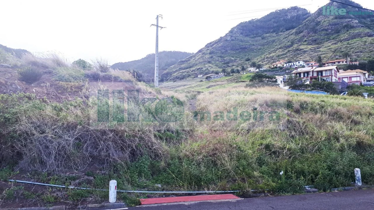 Terreno para Venda em Caniçal Foto 7
