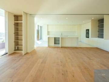 Apartamento T3 para Venda em Lordelo do Ouro e Massarelos