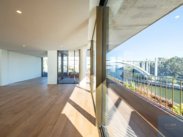 Apartamento T3 para Venda em Lordelo do Ouro e Massarelos