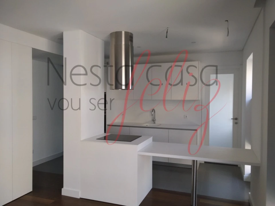 Apartamento T4 para Venda em Cedofeita, Santo Ildefonso, Sé, Miragaia, São Nicolau e Vitória Foto 2