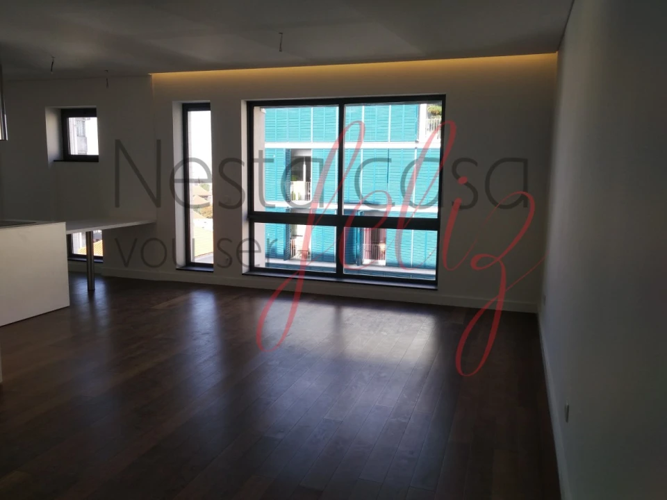 Apartamento T4 para Venda em Cedofeita, Santo Ildefonso, Sé, Miragaia, São Nicolau e Vitória Foto 1