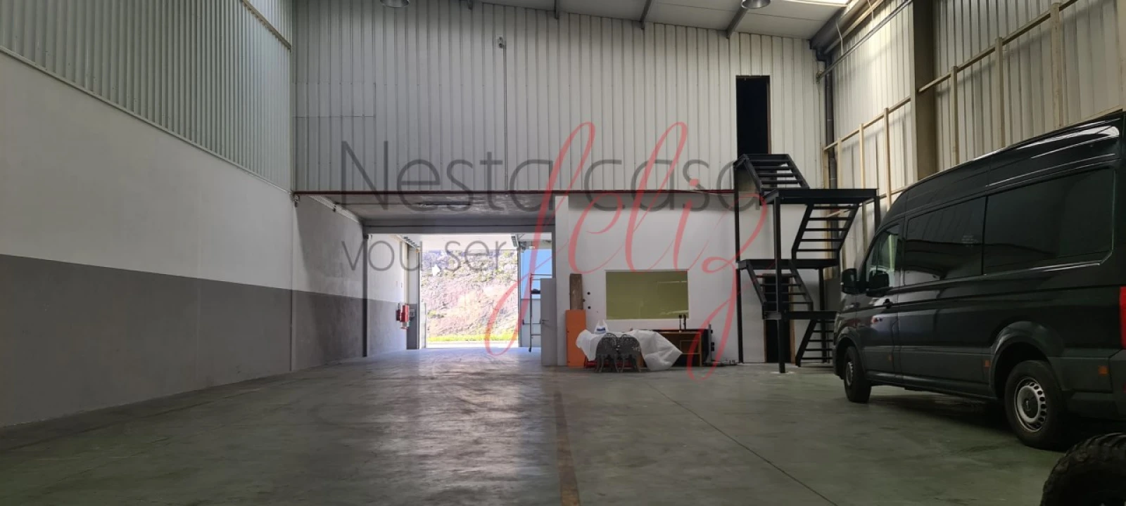 Armazém para Arrendamento em Fânzeres e São Pedro da Cova Foto 1