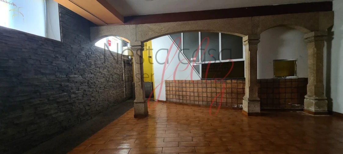 Negócio para Arrendamento em Gondomar (São Cosme), Valbom e Jovim