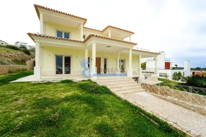 Moradia T4 para Venda em Albufeira e Olhos de Água