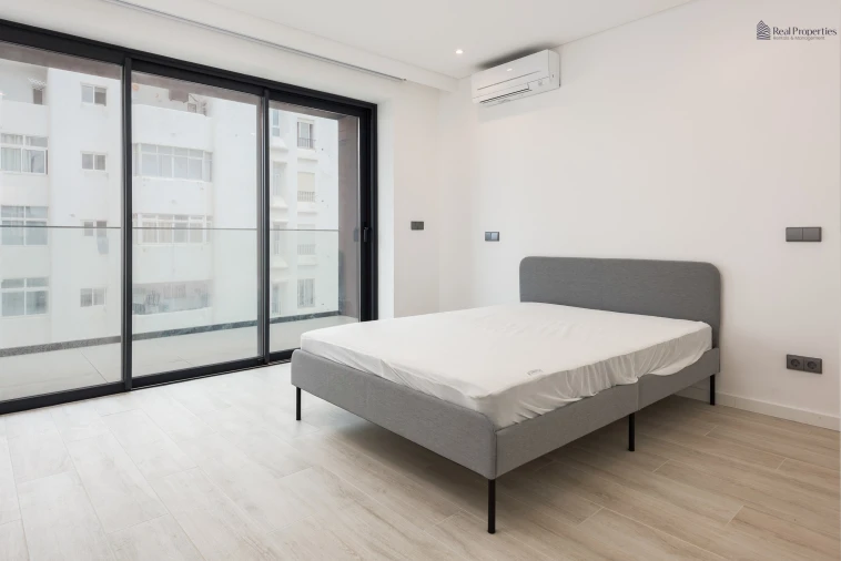 Apartamento T2 para Venda em Quarteira Foto 14