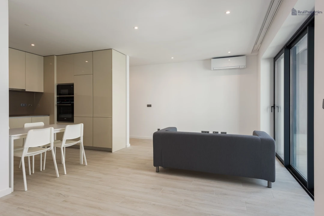 Apartamento T2 para Venda em Quarteira Foto 4