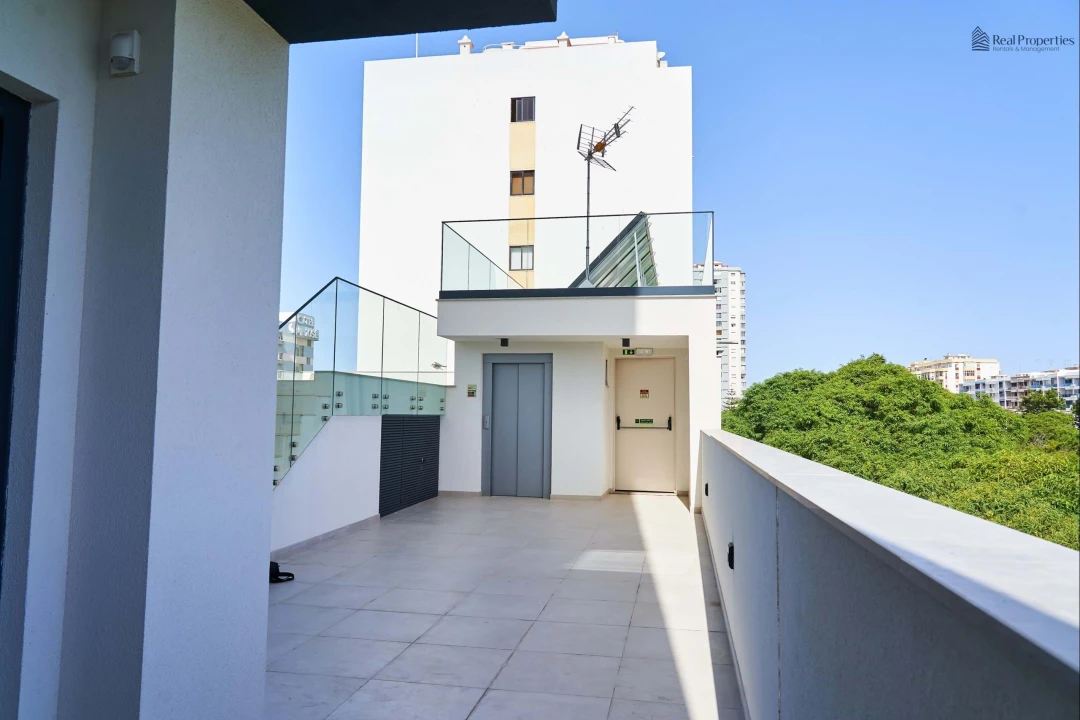Apartamento T2 para Venda em Quarteira Foto 27