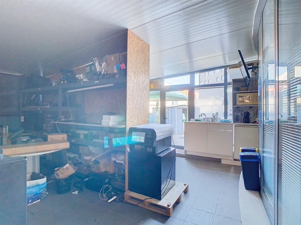 Escritório para Arrendamento em Lordelo do Ouro e Massarelos Foto 13