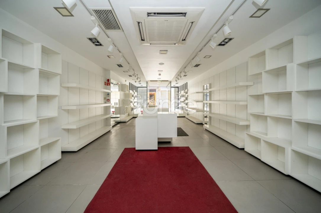 Prédio para Venda em Braga (São José de São Lázaro e São João do Souto) Foto 12
