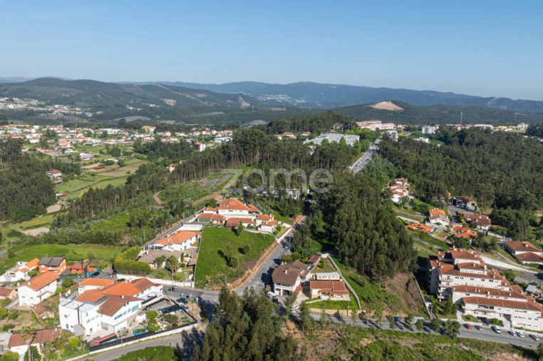 Moradia T4 para Venda em O. Azeméis, Riba-Ul, Ul, Macinhata Seixa, Madail Foto 44