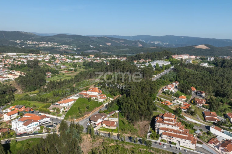 Moradia T4 para Venda em O. Azeméis, Riba-Ul, Ul, Macinhata Seixa, Madail Foto 45