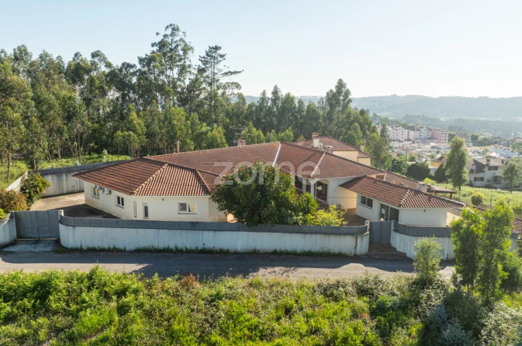 Moradia T4 para Venda em O. Azeméis, Riba-Ul, Ul, Macinhata Seixa, Madail Foto 5