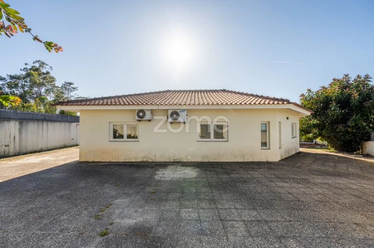 Moradia T4 para Venda em O. Azeméis, Riba-Ul, Ul, Macinhata Seixa, Madail Foto 36