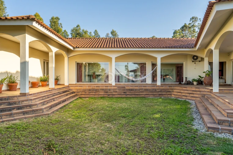 Moradia T4 para Venda em O. Azeméis, Riba-Ul, Ul, Macinhata Seixa, Madail Foto 2