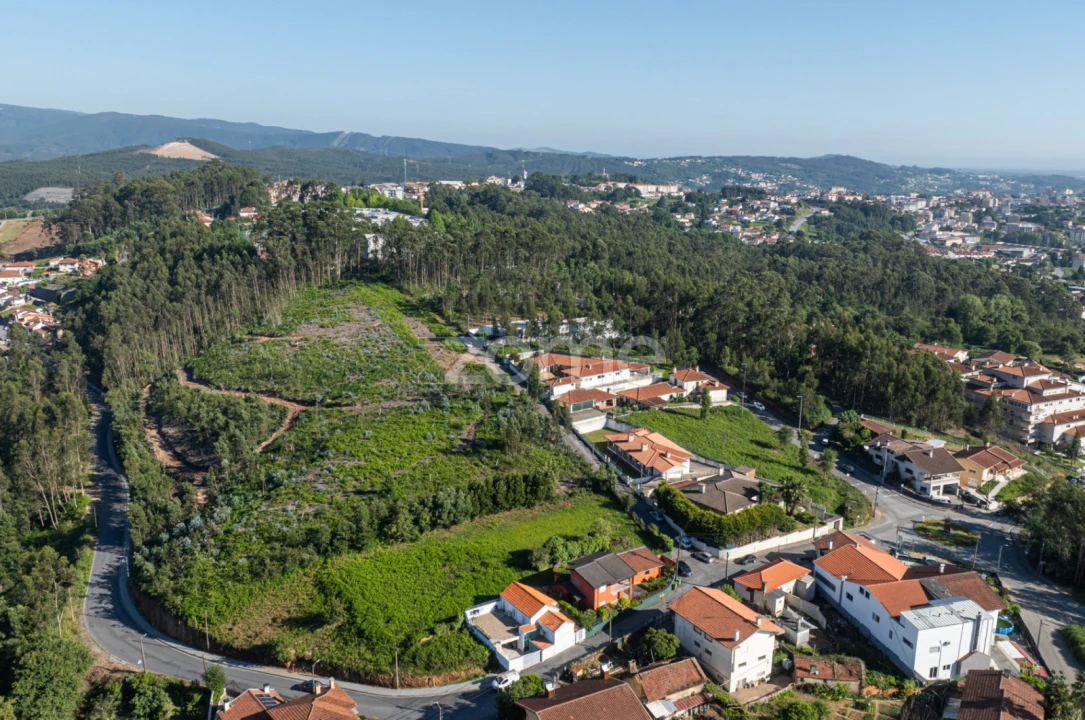 Moradia T4 para Venda em O. Azeméis, Riba-Ul, Ul, Macinhata Seixa, Madail Foto 43