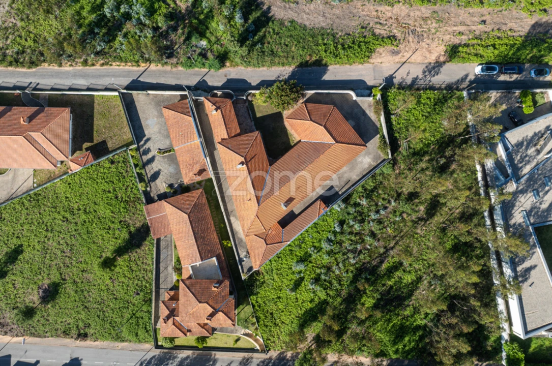 Moradia T4 para Venda em O. Azeméis, Riba-Ul, Ul, Macinhata Seixa, Madail Foto 8