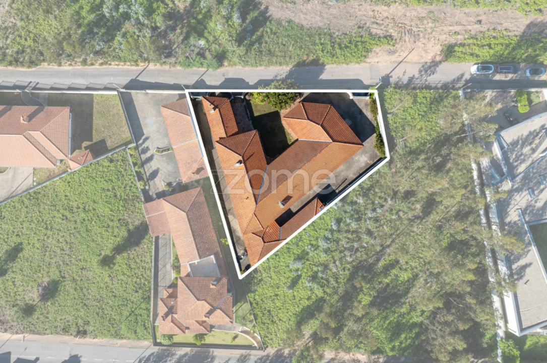 Moradia T4 para Venda em O. Azeméis, Riba-Ul, Ul, Macinhata Seixa, Madail Foto 10