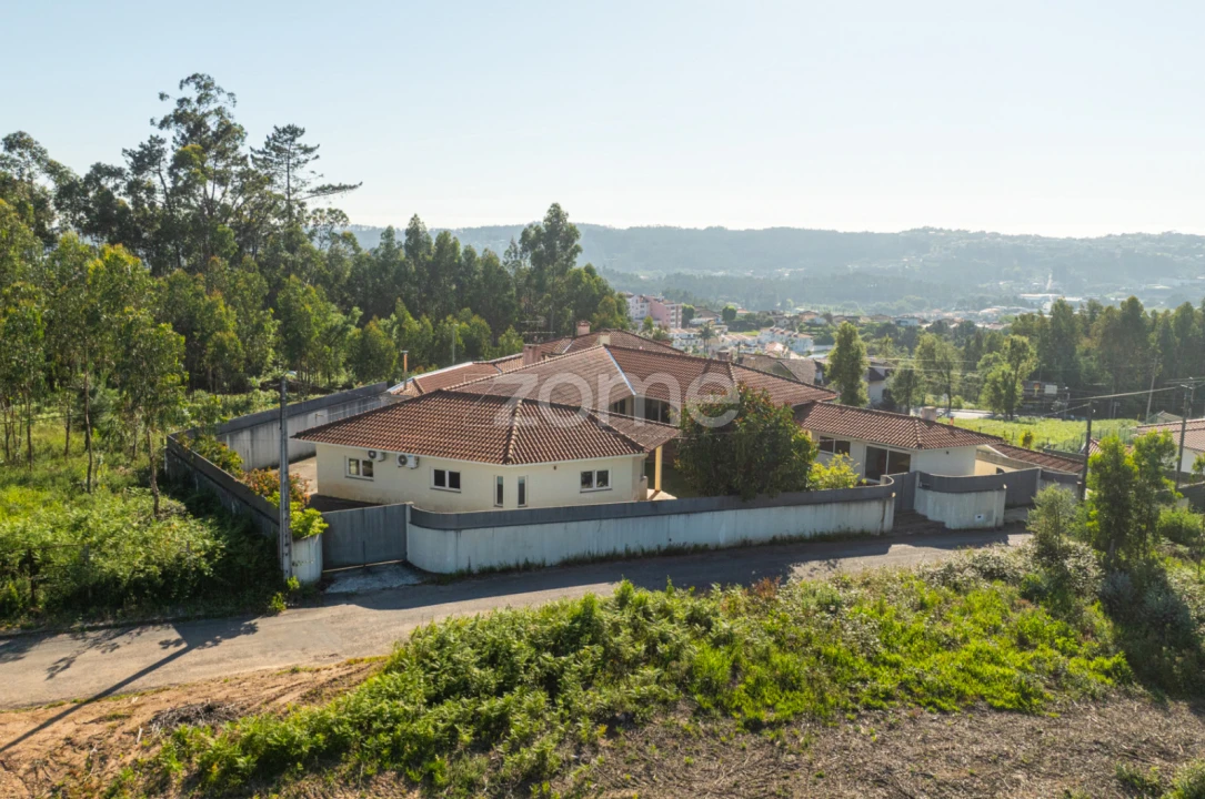 Moradia T4 para Venda em O. Azeméis, Riba-Ul, Ul, Macinhata Seixa, Madail Foto 7